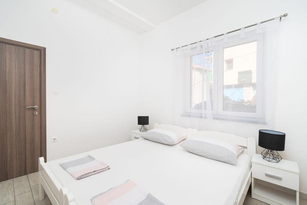 Apartments Grubisic - Sibenik - Parking Included Extérieur photo